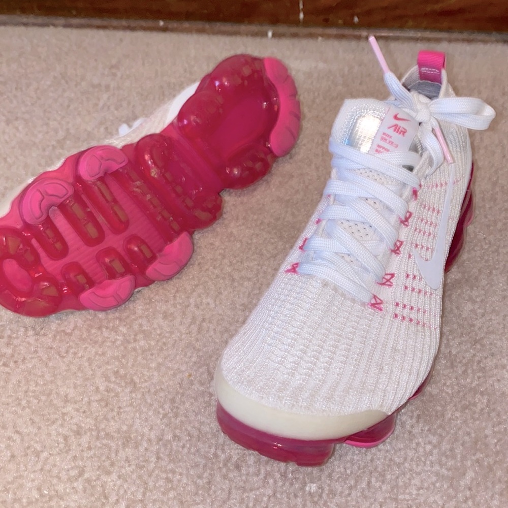 Women Nike Vapor Max worn 4 times